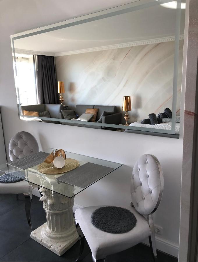 Tiffanys Ferienapartments In Der Privatresidenz Des Plaza Premium Hotel טימנדורפר שטרנד מראה חיצוני תמונה